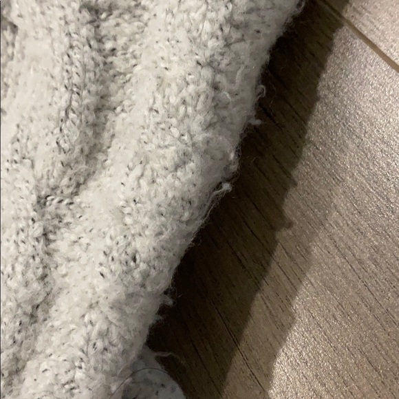 John and jenn sweater - Sz. Small - Picture 4 of 5